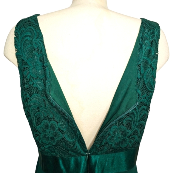 Beauty Emily | Emerald Deep V-Neck Lace Top Midi Length Flowy Skirt Formal Dress - Picture 7 of 12